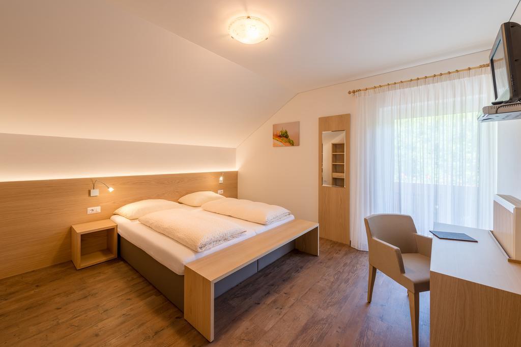 Pension Etschblick B&B 프란카르토 외부 사진