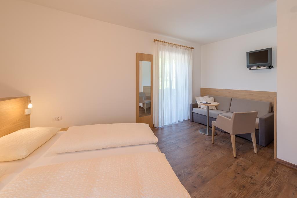 Pension Etschblick B&B 프란카르토 외부 사진