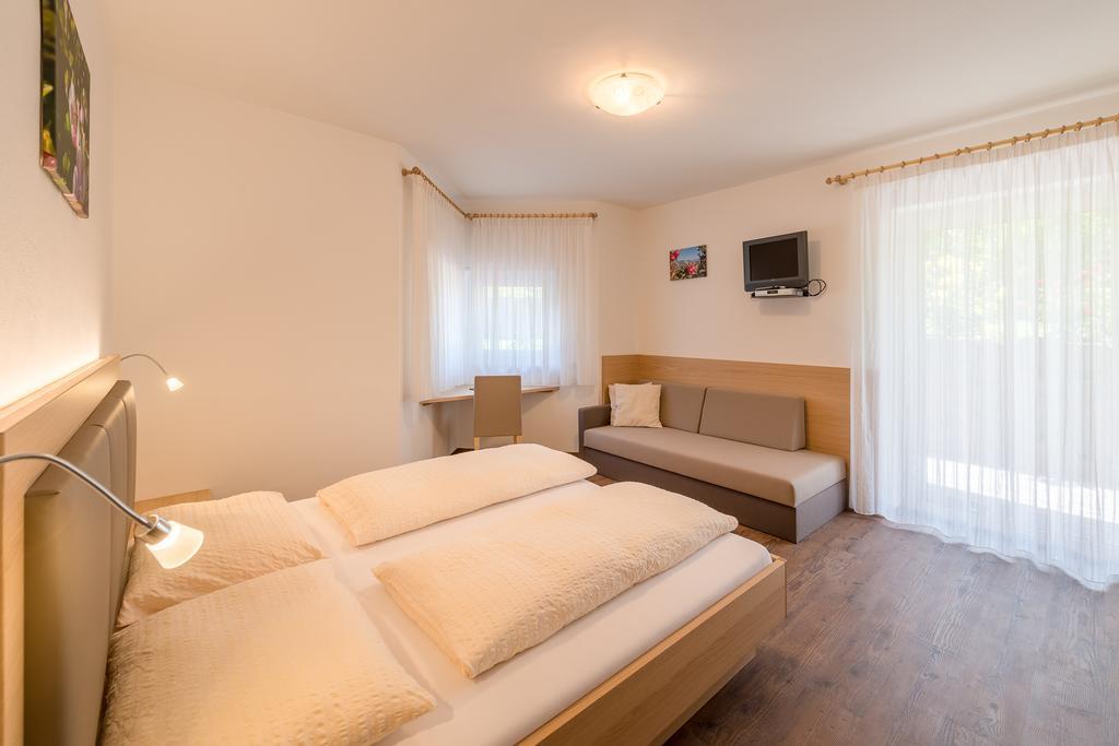 Pension Etschblick B&B 프란카르토 외부 사진